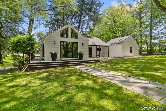 530 Round Hill Road, Greenwich, CT 06831