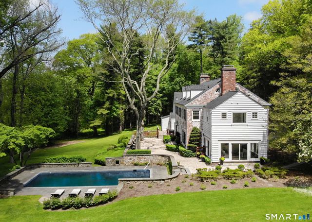 530 Round Hill Road, Greenwich, CT 06831