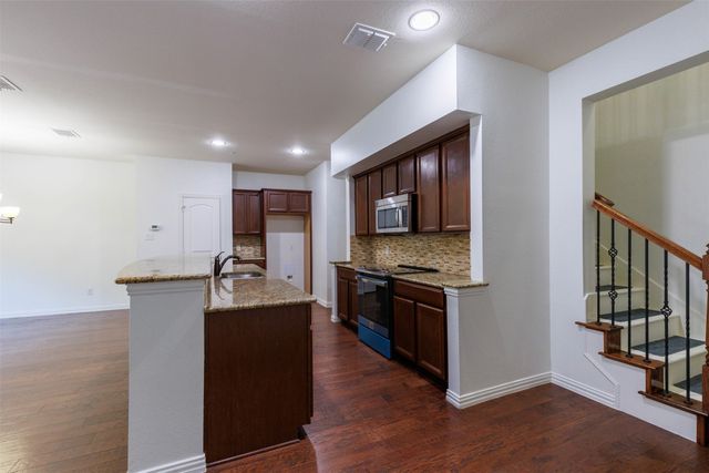 394 Teague Drive, Lewisville, TX 75067