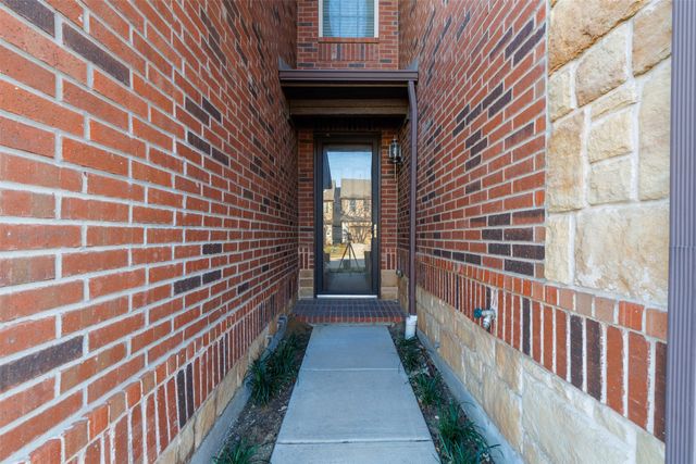 394 Teague Drive, Lewisville, TX 75067