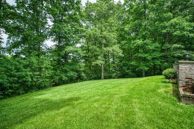 60 Bluff Rd, Crossville, TN 38555