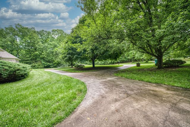 60 Bluff Rd, Crossville, TN 38555