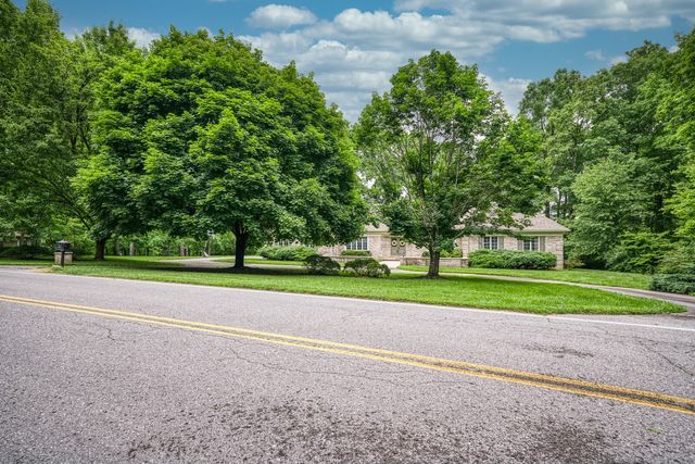 60 Bluff Rd, Crossville, TN 38555