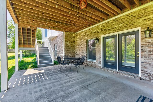 212 Quail Run Drive, Georgetown, KY 40324