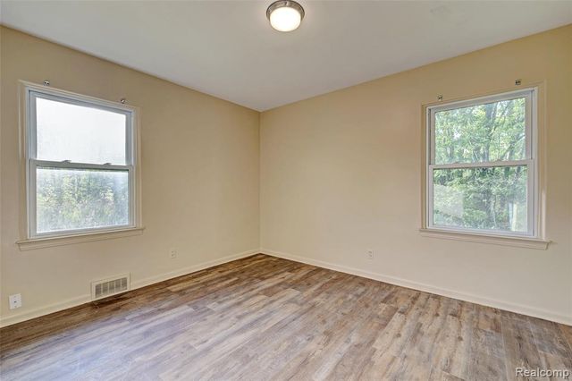 5890 Grange Hall Road, Holly, MI 48442
