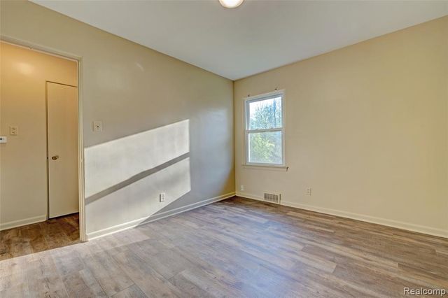 5890 Grange Hall Road, Holly, MI 48442
