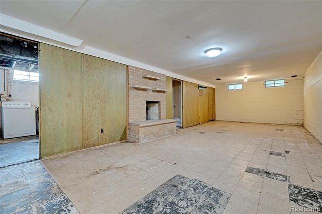 5890 Grange Hall Road, Holly, MI 48442
