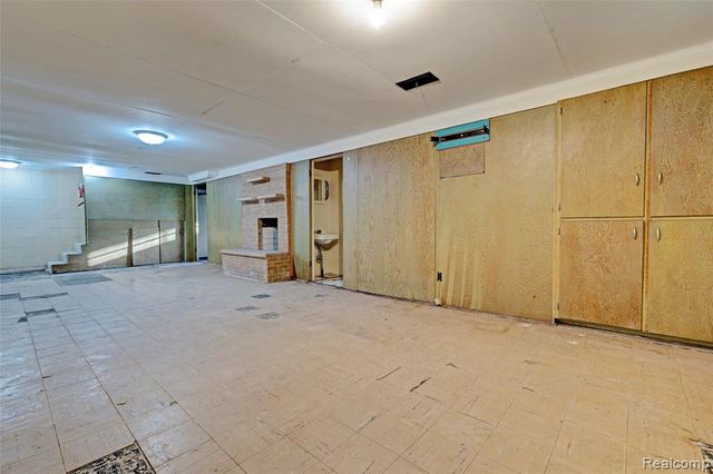 5890 Grange Hall Road, Holly, MI 48442