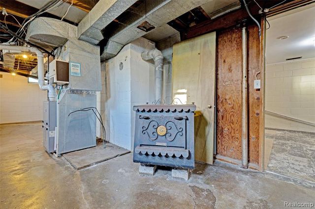 5890 Grange Hall Road, Holly, MI 48442