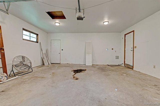 5890 Grange Hall Road, Holly, MI 48442