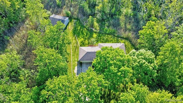 5890 Grange Hall Road, Holly, MI 48442
