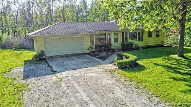 5890 Grange Hall Road, Holly, MI 48442