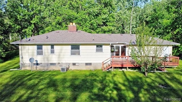 5890 Grange Hall Road, Holly, MI 48442