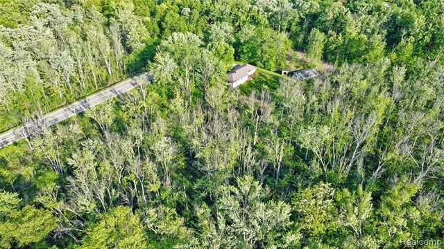 5890 Grange Hall Road, Holly, MI 48442