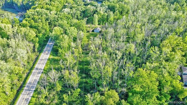 5890 Grange Hall Road, Holly, MI 48442