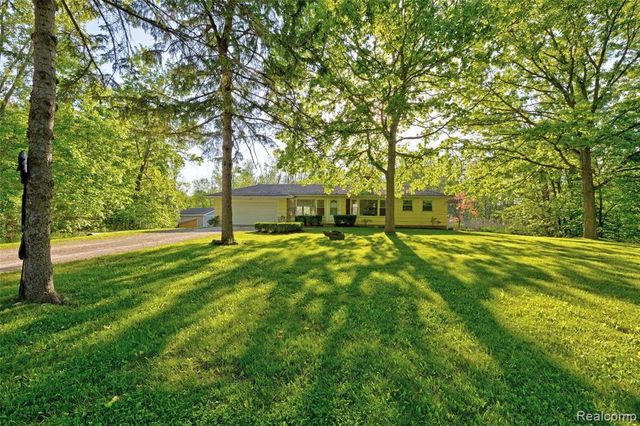 5890 Grange Hall Road, Holly, MI 48442