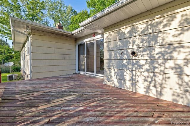 5890 Grange Hall Road, Holly, MI 48442