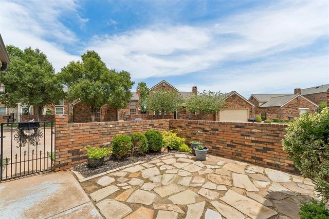 11823 Springhollow Road, Oklahoma City, OK 73120