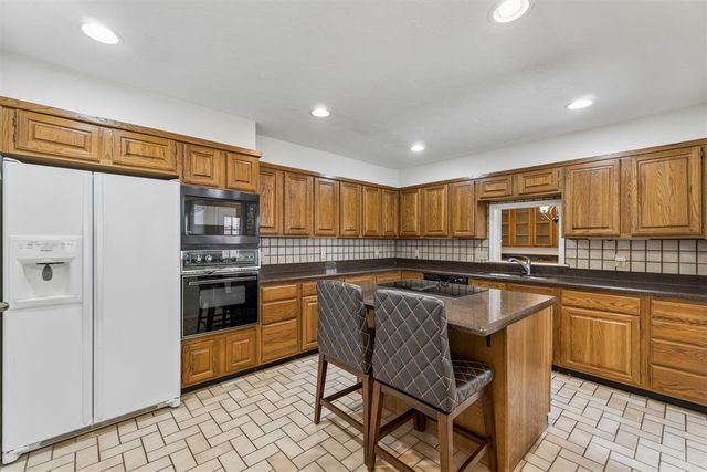 11823 Springhollow Road, Oklahoma City, OK 73120