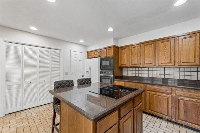 11823 Springhollow Road, Oklahoma City, OK 73120
