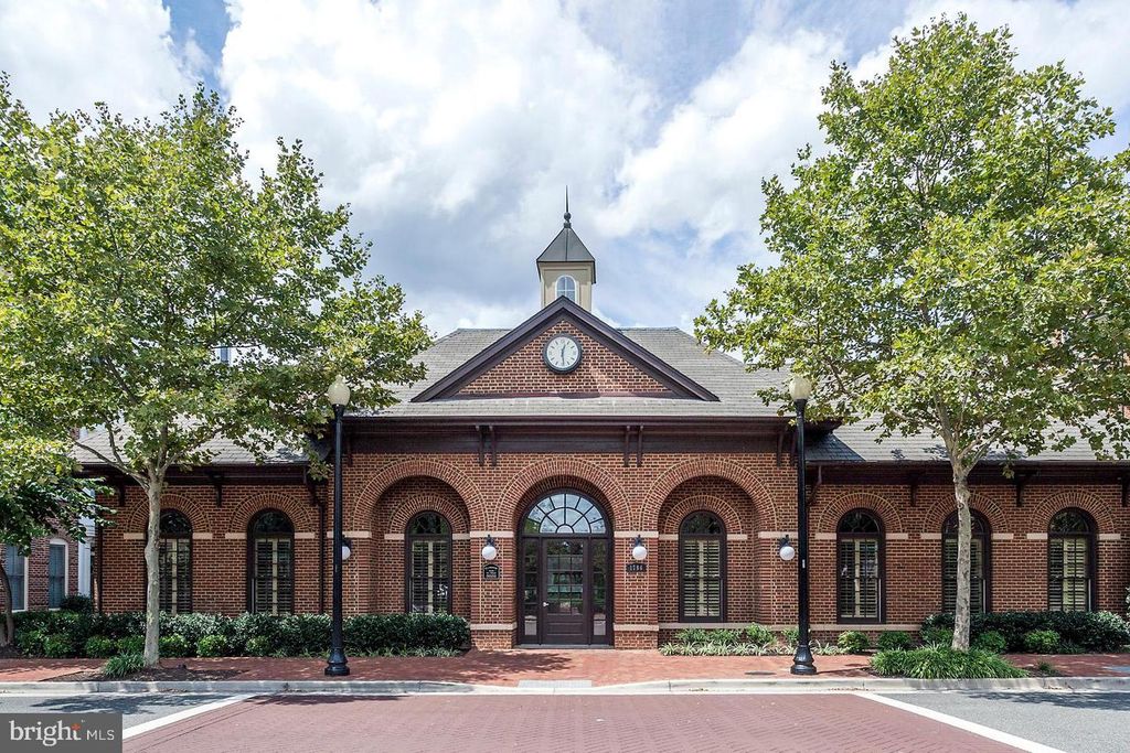 715 CARPENTER RD, Alexandria, VA 22314