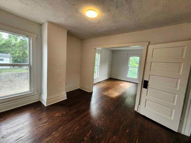 2920 Garfield Avenue, Kansas City, MO 64109