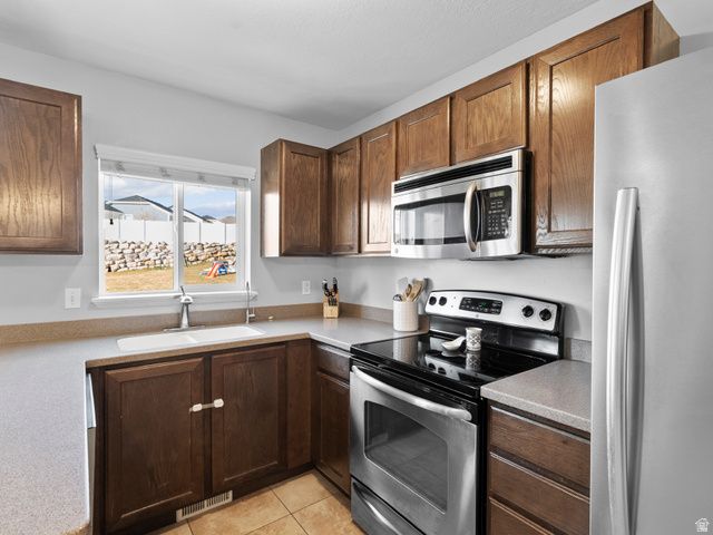 2043 N BELMONT DR, Saratoga Springs, UT 84045