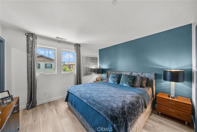 7239 N Cedar Rd, Van Nuys, CA 91405