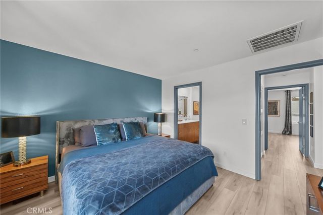 7239 N Cedar Rd, Van Nuys, CA 91405