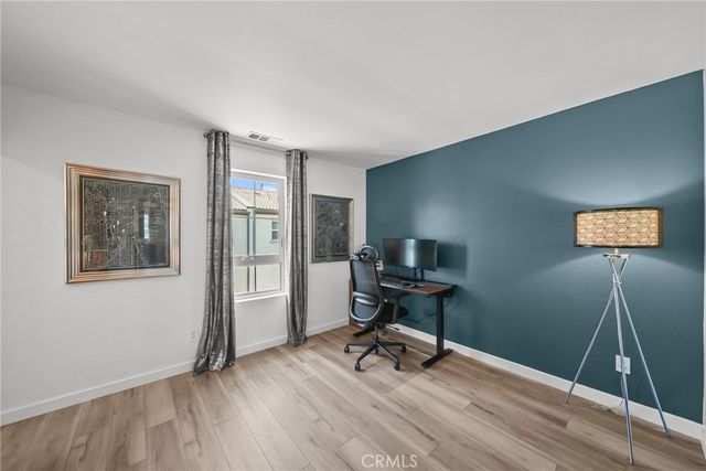 7239 N Cedar Rd, Van Nuys, CA 91405