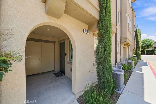 7239 N Cedar Rd, Van Nuys, CA 91405