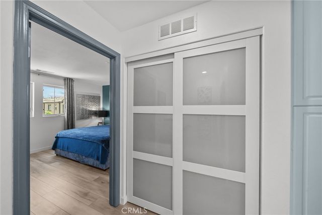 7239 N Cedar Rd, Van Nuys, CA 91405