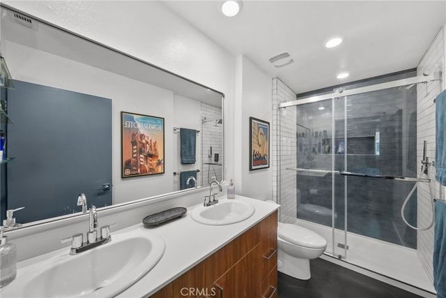 7239 N Cedar Rd, Van Nuys, CA 91405