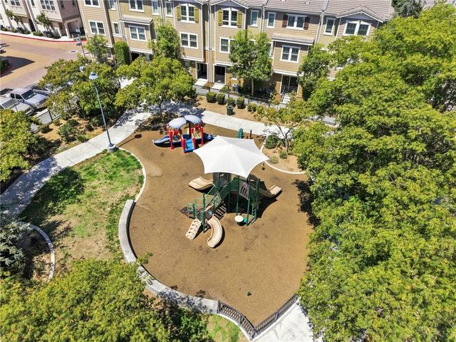 7239 N Cedar Rd, Van Nuys, CA 91405