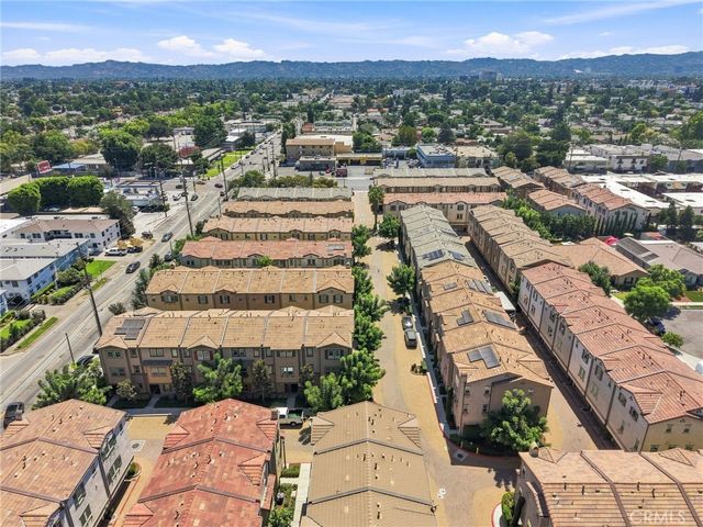 7239 N Cedar Rd, Van Nuys, CA 91405