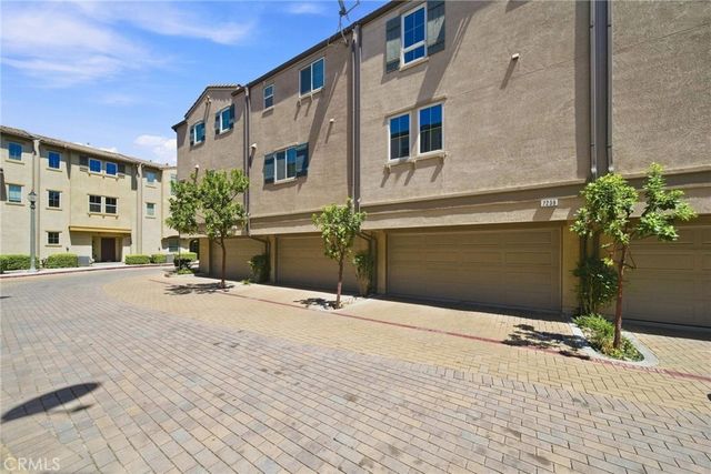 7239 N Cedar Rd, Van Nuys, CA 91405