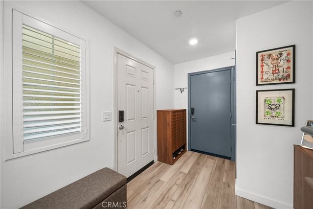 7239 N Cedar Rd, Van Nuys, CA 91405