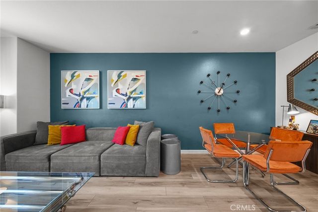 7239 N Cedar Rd, Van Nuys, CA 91405