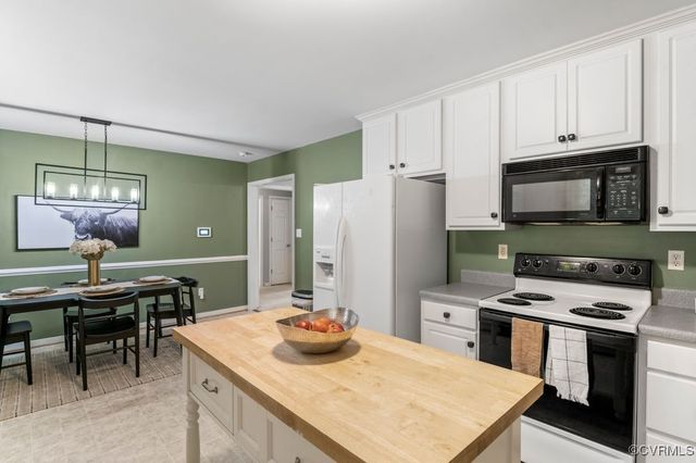 2736 Knobbly Ct, Chester, VA 23831