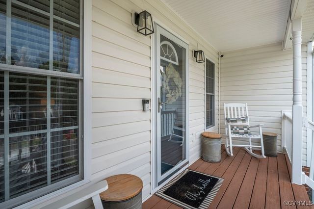 2736 Knobbly Ct, Chester, VA 23831