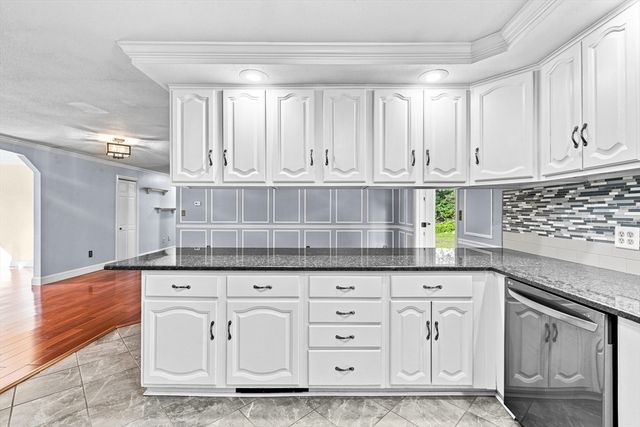24 Orchard St, Berkley, MA 02779