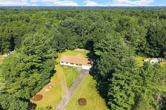 24 Orchard St, Berkley, MA 02779