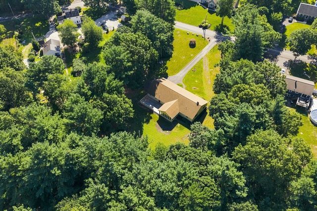 24 Orchard St, Berkley, MA 02779