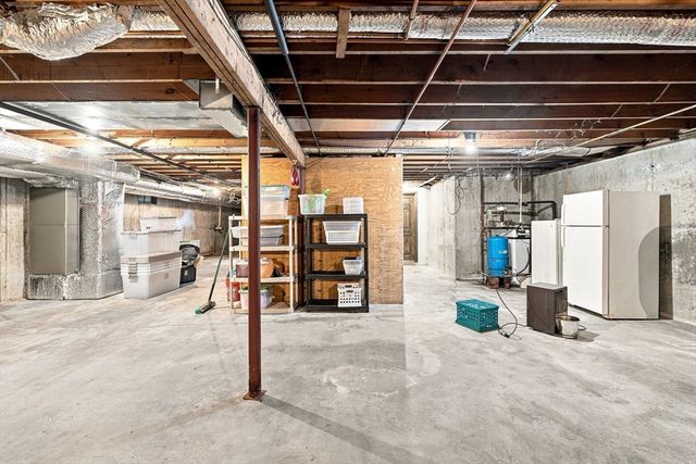 24 Orchard St, Berkley, MA 02779
