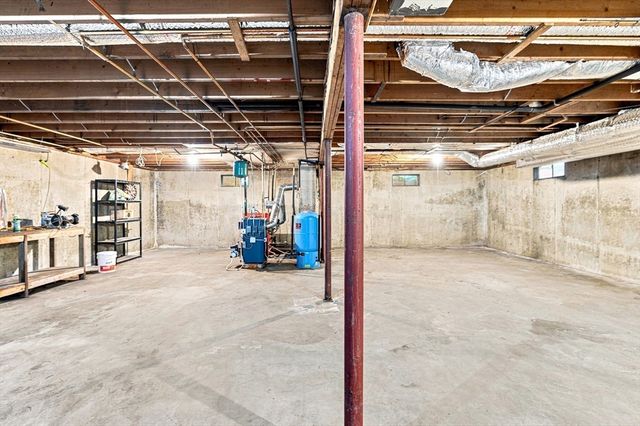 24 Orchard St, Berkley, MA 02779