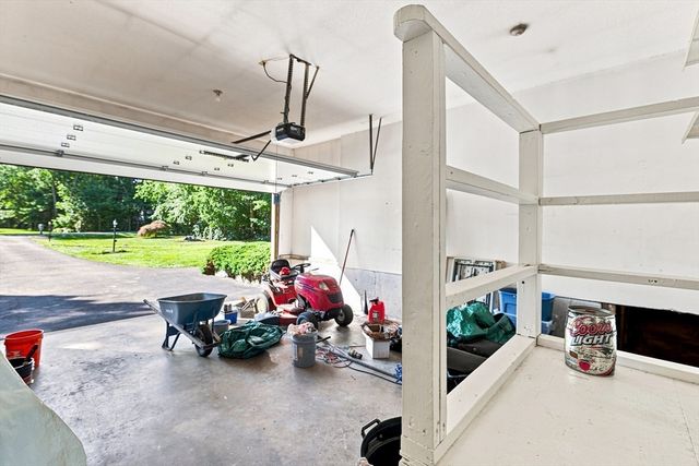 24 Orchard St, Berkley, MA 02779