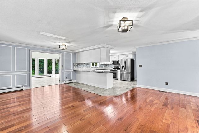 24 Orchard St, Berkley, MA 02779