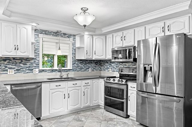 24 Orchard St, Berkley, MA 02779