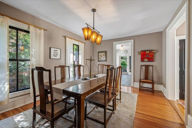 305 N Ridgeland Avenue, Oak Park, IL 60302