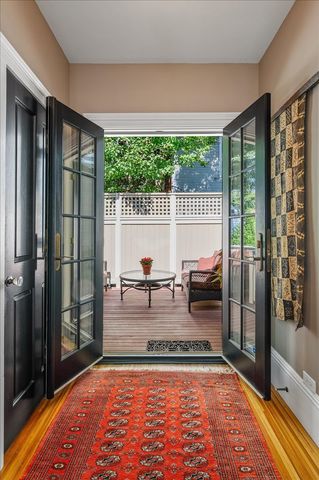 305 N Ridgeland Avenue, Oak Park, IL 60302